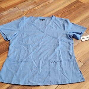 🆕 Empire Trend scrub top